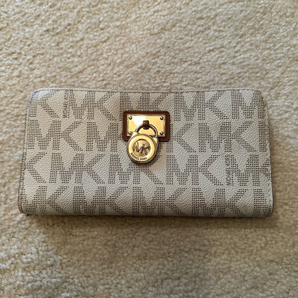 Michael Kors wallet
